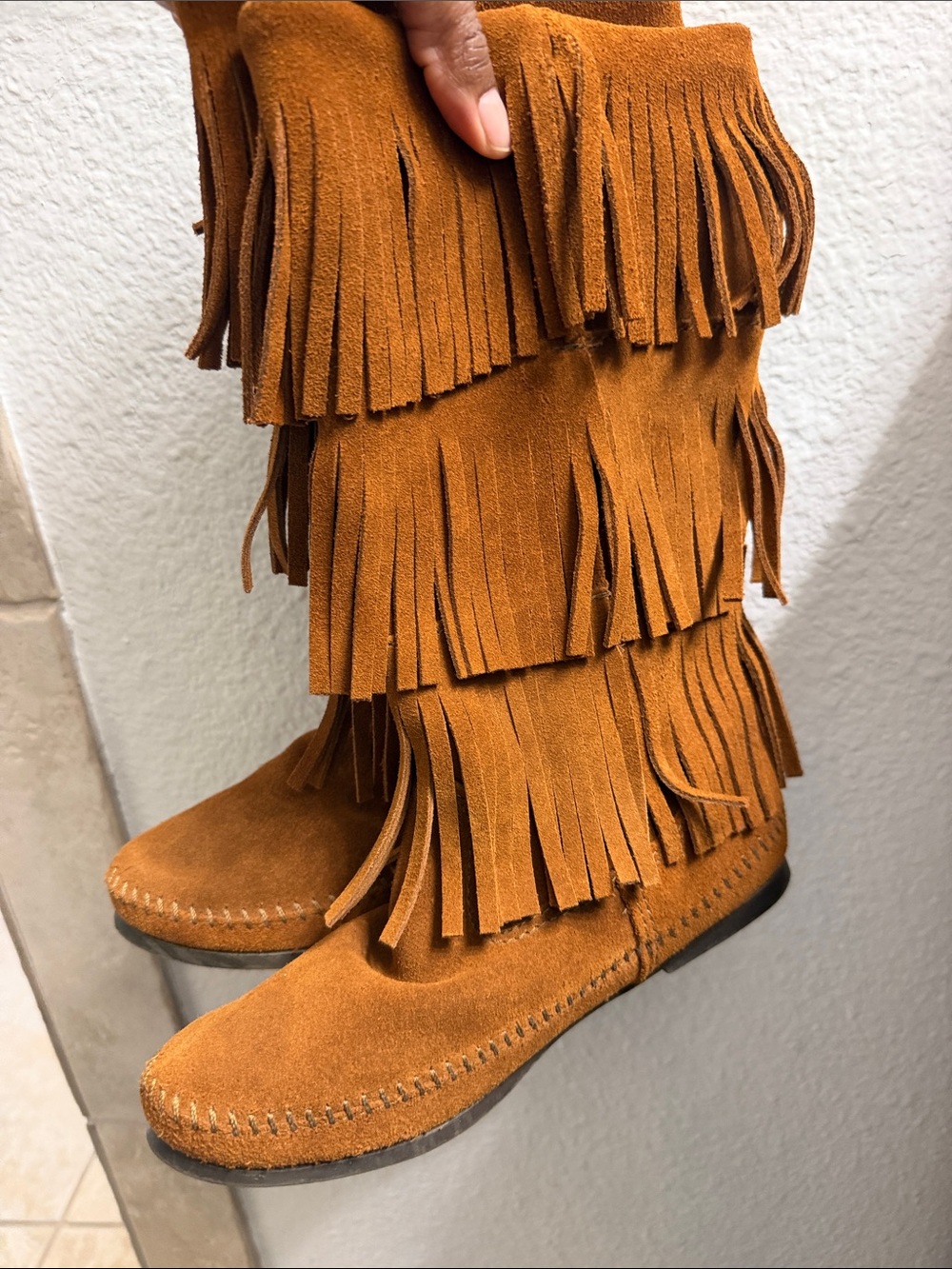 Womens Size 8 MinneTonka Fringed Suede Leather 3 Row Fringe Brown Moccasins Boot